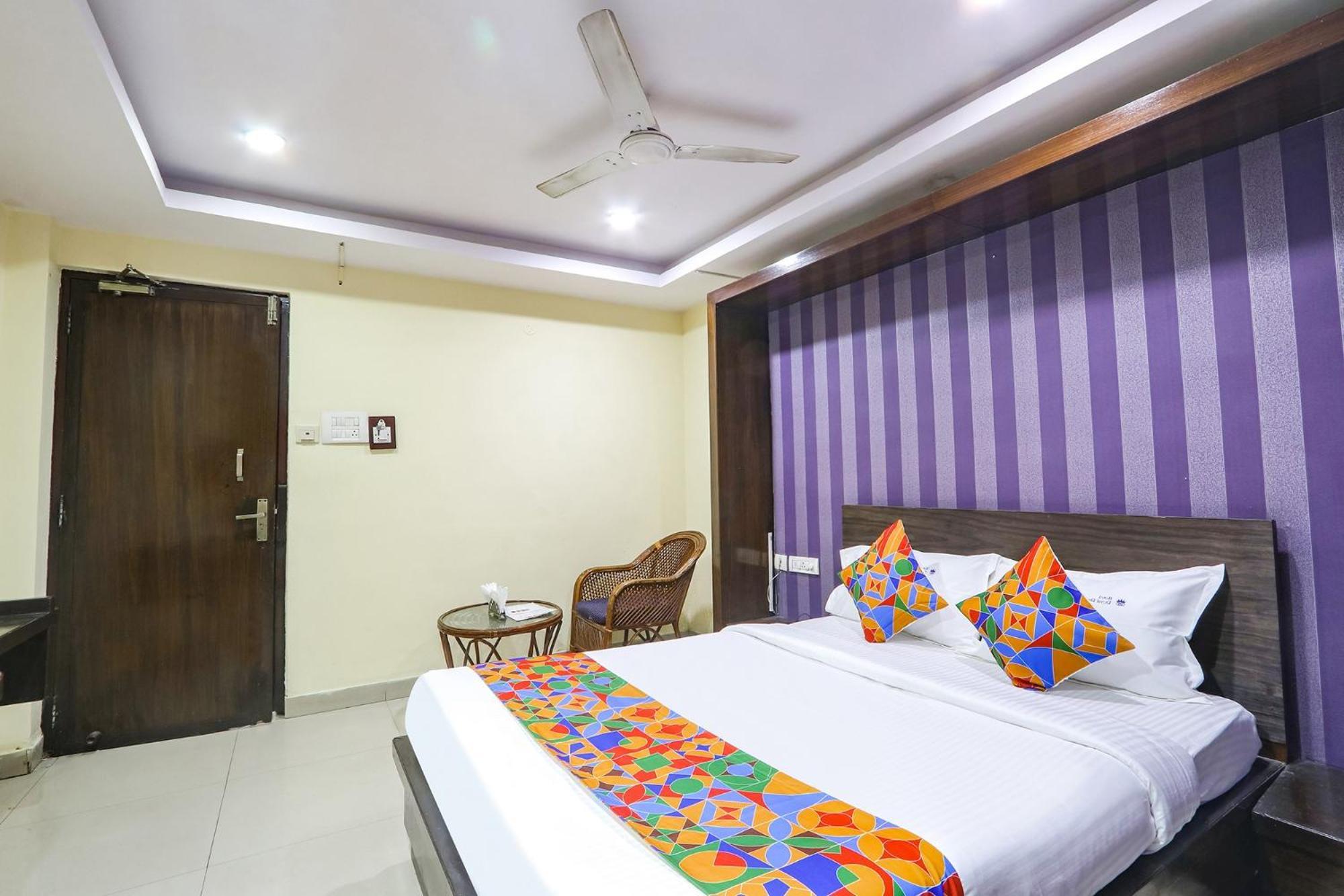 Fabhotel Royal Residency II - Nr Lakdikapul Metro Station Гайдарабад Екстер'єр фото
