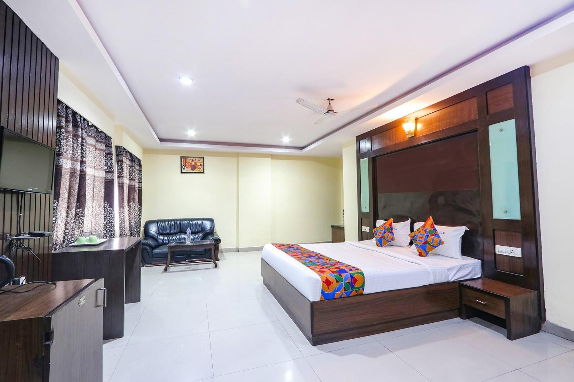 Fabhotel Royal Residency II - Nr Lakdikapul Metro Station Гайдарабад Екстер'єр фото