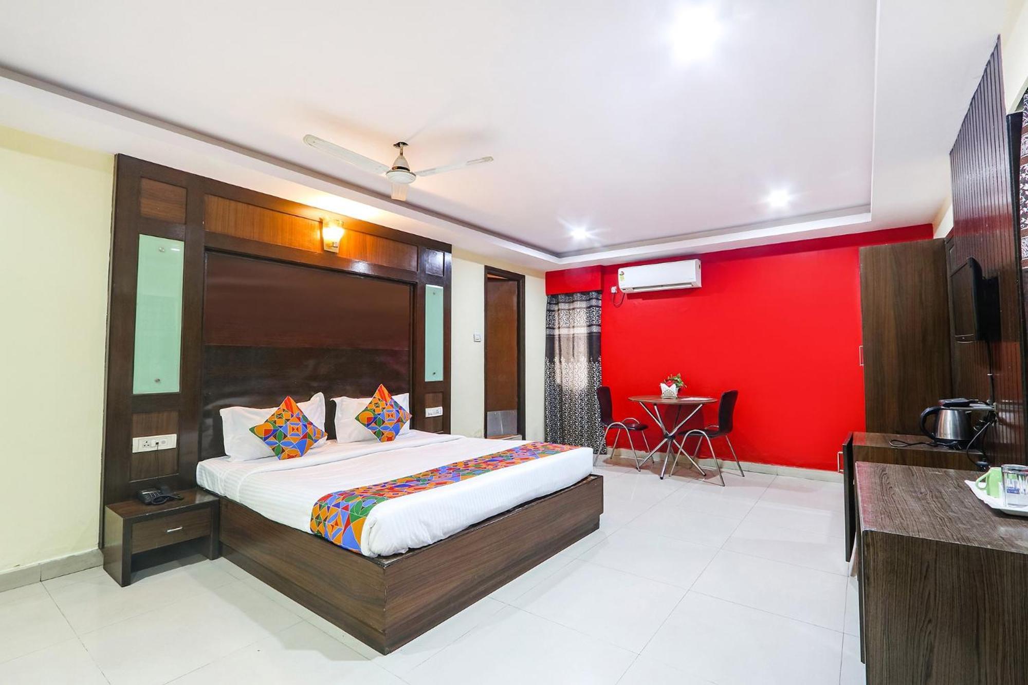 Fabhotel Royal Residency II - Nr Lakdikapul Metro Station Гайдарабад Екстер'єр фото