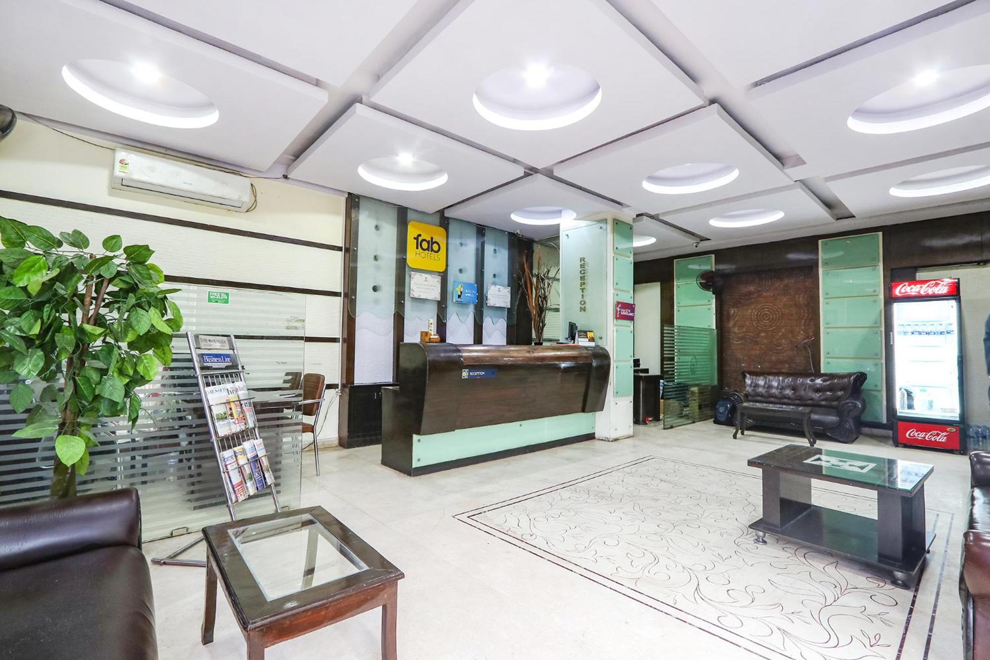 Fabhotel Royal Residency II - Nr Lakdikapul Metro Station Гайдарабад Екстер'єр фото