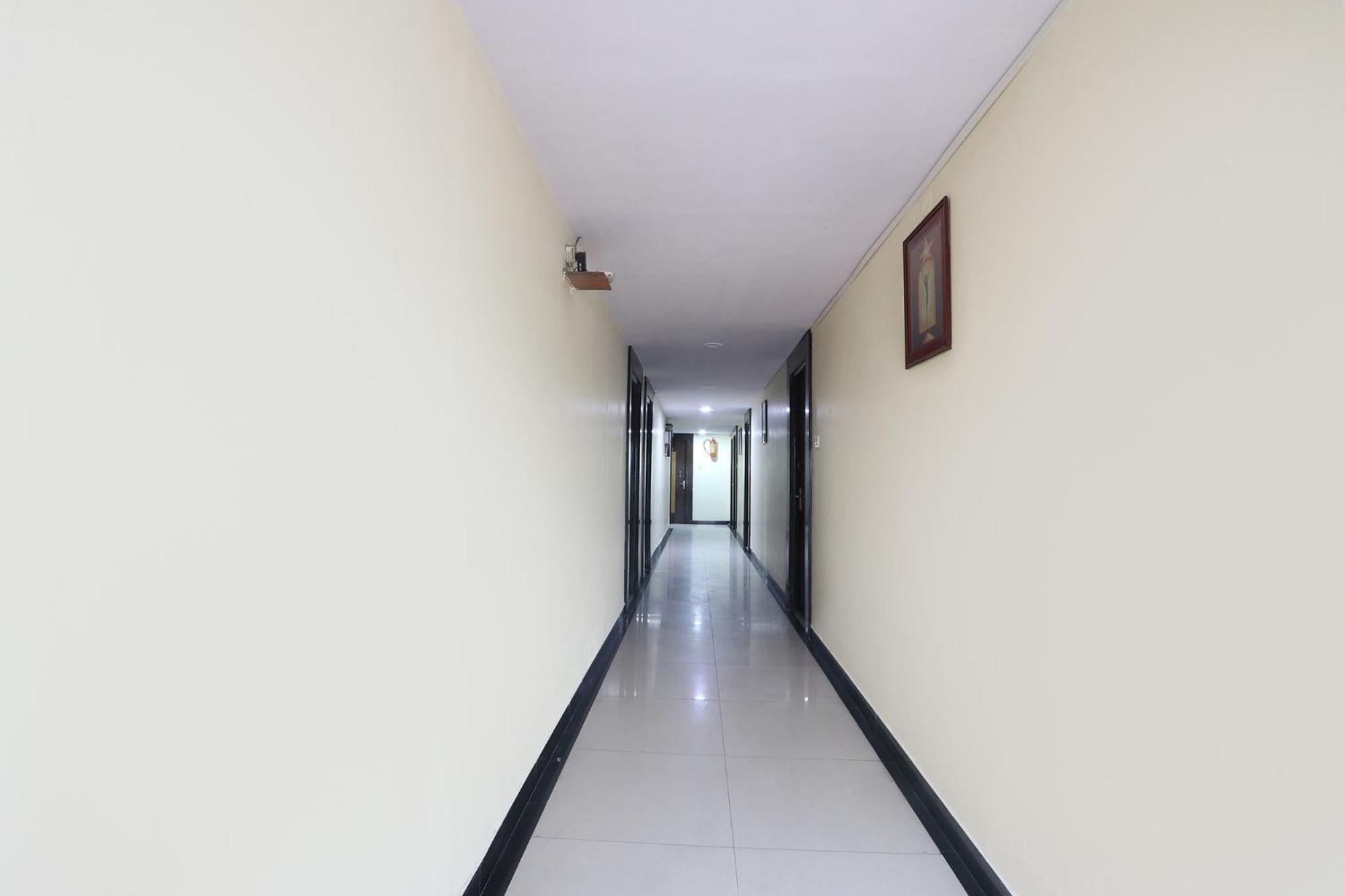 Fabhotel Royal Residency II - Nr Lakdikapul Metro Station Гайдарабад Екстер'єр фото