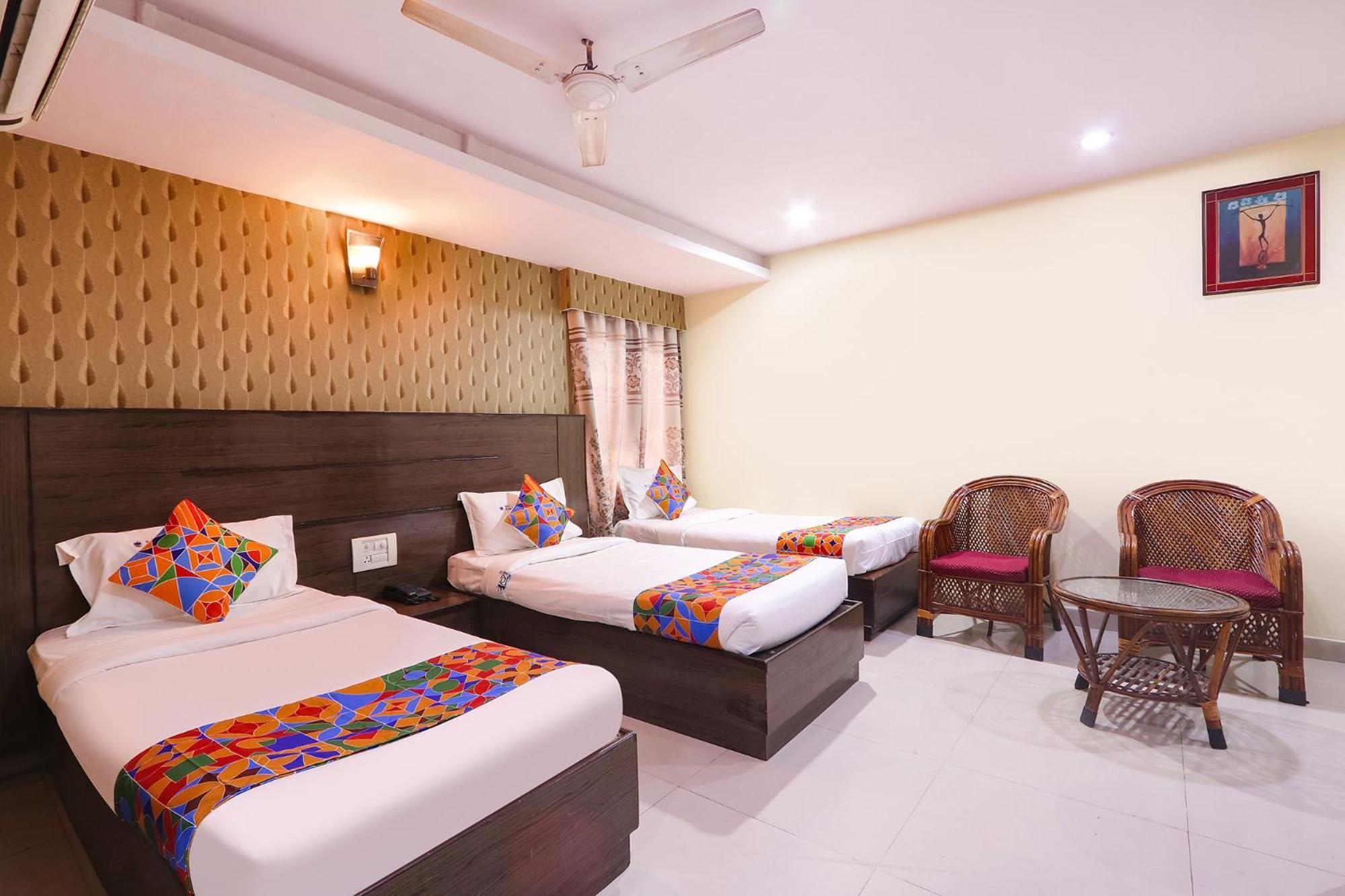 Fabhotel Royal Residency II - Nr Lakdikapul Metro Station Гайдарабад Екстер'єр фото