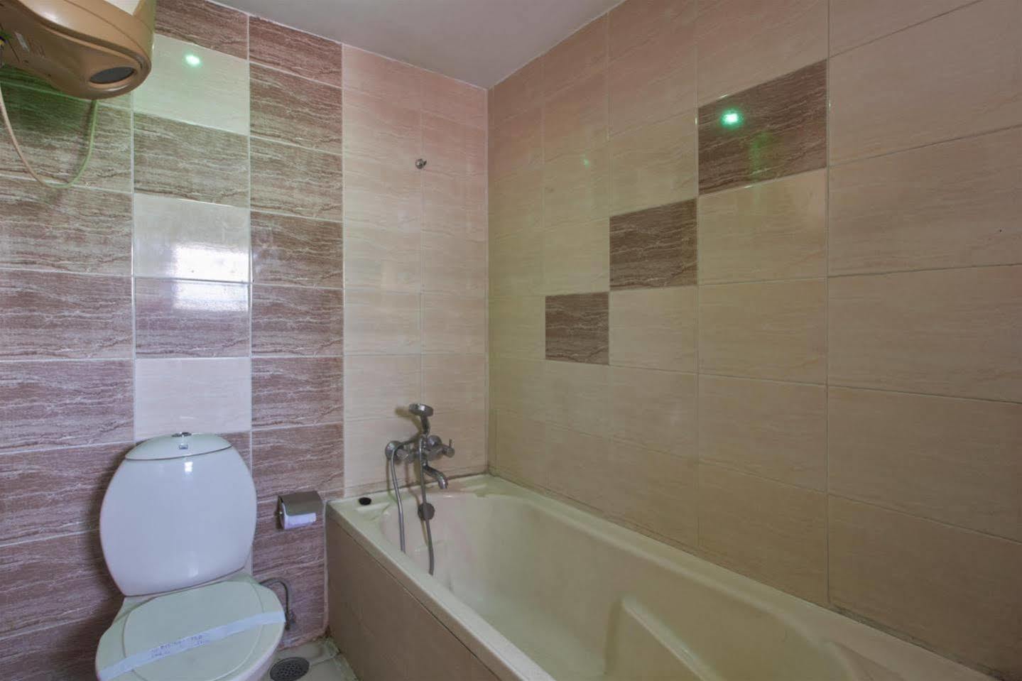 Fabhotel Royal Residency II - Nr Lakdikapul Metro Station Гайдарабад Екстер'єр фото